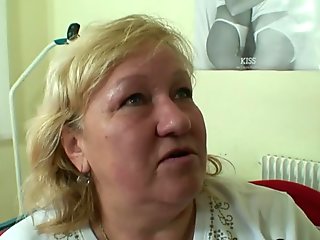 Nasty blowjob and doggystyle granny games