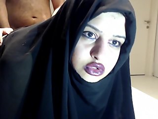 I FINALLY FUCKED MY BEST FRIEND'S MATURE ARAB MOM !