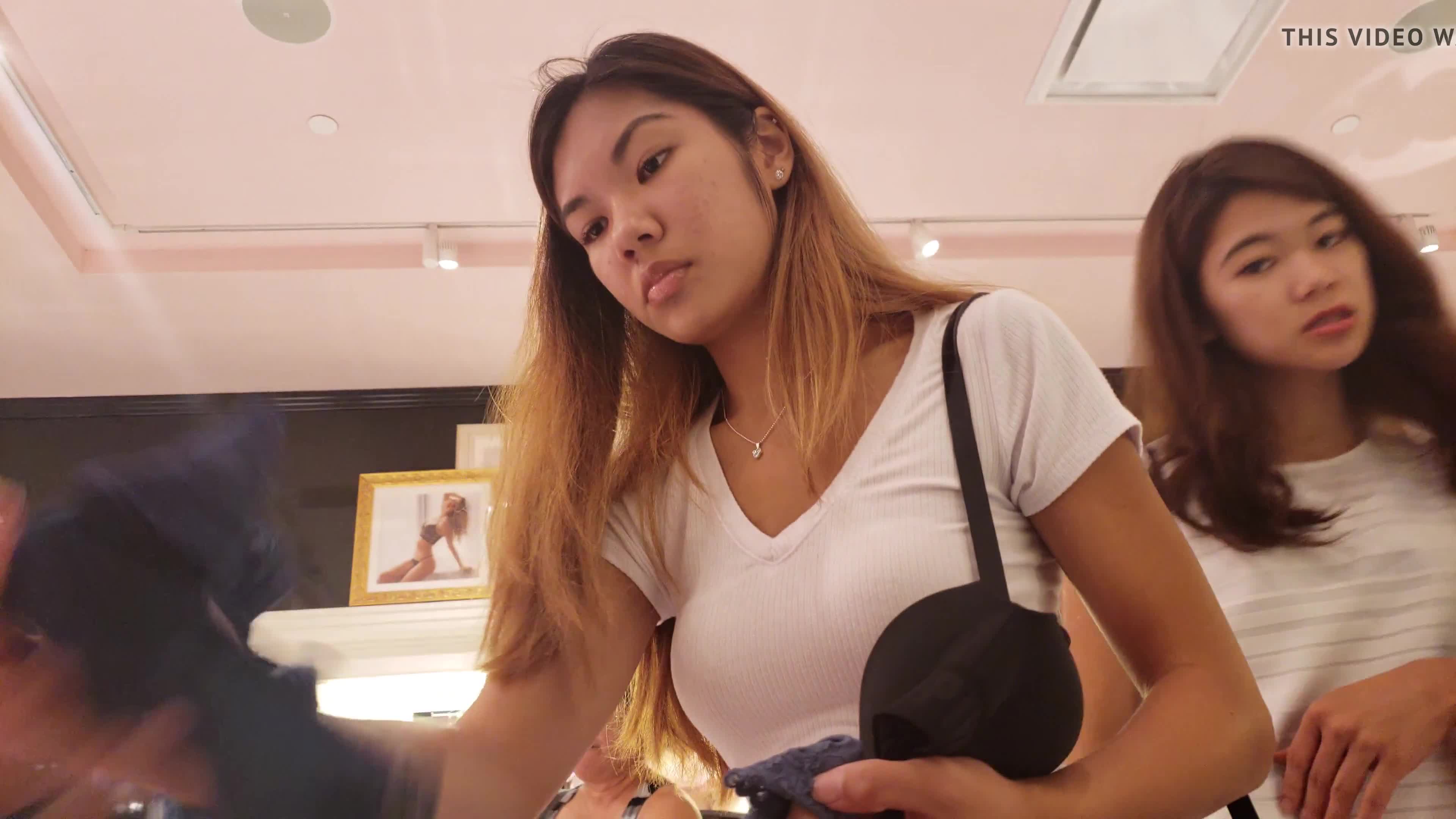 Asian girl in the store, frontal upskirt - sextubeporno.com 